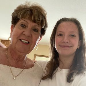 Meet your Posher, Debra